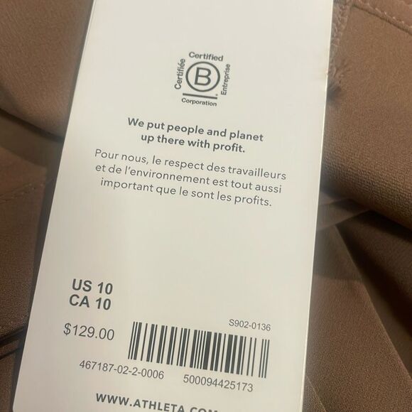 NWT Athleta Endless Cargo pant Brownish size 10 !!!!!see photos small seam rip - Picture 8 of 10